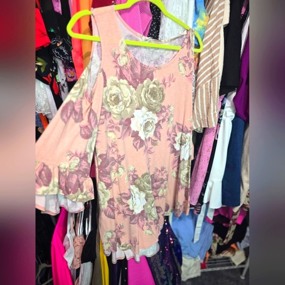 🍁🍂Glitzy Girlz Open Shoulder Top 1x - Picture 1 of 4